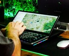 Aura Displays verpakt een 13-inch aanraakscherm in een mechanisch toetsenbord (Afbeelding bron: Aura Displays)