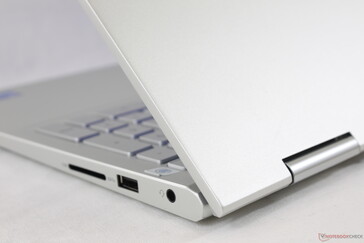 De matte zilveren oppervlakken verbergen vingerafdrukken beter dan de meeste zwarte laptops