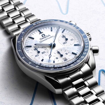 De Omega Speedmaster Milano Cortina 2026 wordt geleverd met een geborsteld stalen horlogeband met Omega's comfort-release verstelsysteem (Afbeelding bron: Omega)