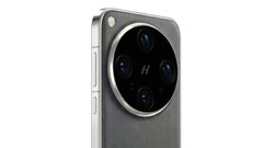 Een nieuwe spionagefoto toont de Oppo Find X9 Ultra in het wild en biedt een blik op de Hasselblad-camera