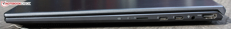 Rechts: Kaartlezer: microSD, 2 Thunderbolt USB 3.2 Gen 2x2, 3,5 mm combo audio-aansluiting, HDMI 2.0b