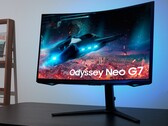 De Odyssey Neo G8 heeft onder meer een 1000R kromming en een 165 Hz verversingssnelheid. (Afbeelding bron: Samsung)