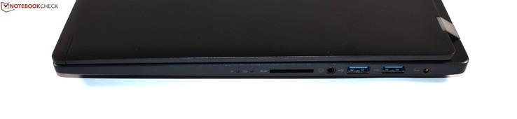 Rechterkant: SD kaartlezer, gecombineerde audiopoort, 2x USB 3.0 Type-A, stroomaansluiting