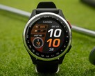 De Garmin Approach S44 (foto) en Approach S50 smartwatches hebben nieuwe stabiele updates ontvangen. (Afbeelding bron: Garmin)