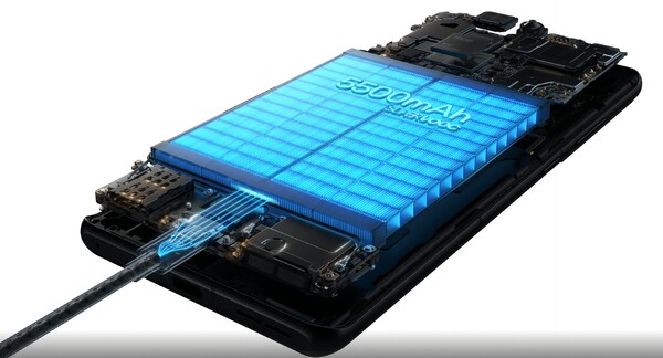 De OnePlus 12R heeft een grote 5.500mAh batterij die supersnel oplaadt. (Afbeelding bron: OnePlus)