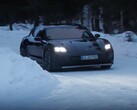 Een nieuwe video toont de stationwagonvariant van de gefacelifte 2024 Porsche Taycan (Afbeelding: CarSpyMedia)