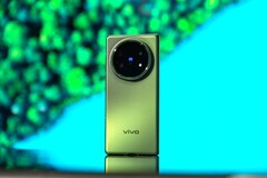 Het importeren van de Vivo X Fold 5 is soms maar de helft van de verwachte prijs van de Samsung Galaxy Z Fold 7. (Afbeeldingsbron: Weibo)