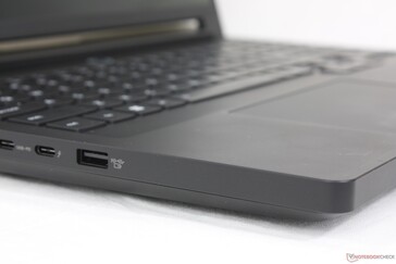 Behuizing bestaat grotendeels uit glad geanodiseerd aluminium