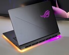 Wij hebben de 2025 Asus ROG Strix G16 beoordeeld (Afb. bron: Notebookcheck)