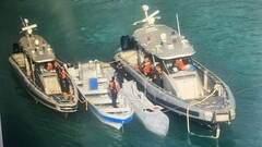 De narco-zeedrone bestuurd door Starlink voor de kust van de Caraïben. (Afbeeldingsbron: Armada de Colombia)