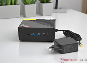 NiPoGi AM06 Pro met voeding (19 V; 3,42 A)