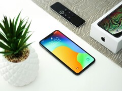 BOE is een van de belangrijkste leveranciers voor iPhone-schermen. (Afbeeldingsbron: Unsplash, bewerkt)