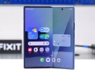 de teardown van iFixit geeft aan dat de Samsung Galaxy Z Fold 7 zeer moeilijk te repareren is. (Afbeeldingsbron: iFixit)