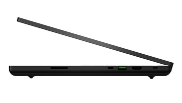 Razer Blade 16 - Poorten rechts. (Afbeelding Bron: Razer)