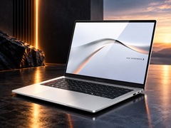 De Asus ExpertBook A7 heeft een 14-inch OLED-scherm met een verversingssnelheid van 120 Hz