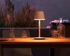 De draagbare tafellamp Philips Hue Go heeft tot 370 lumen aan helderheid. (Beeldbron: Signify )
