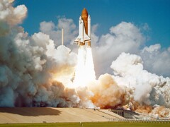 De lancering van Space Shuttle Challenger vanaf Complex 39 (bron: NASA via Unsplash; bijgesneden)