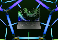 De GeForce RTX 4090 kan tot 175 W verbruiken in de Razer Blade 16. (Beeldbron: Razer)