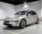 De Model Y L wordt geleverd met een nieuw 'Hey,Tesla'-waakwoord. (Afbeeldingsbron: Tesla Lounge/Reddit)