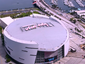 De afbeelding van het reclamebord bij het Miami Heat Stadium met de tekst „Welcome to Vice City“ uit GTA VI