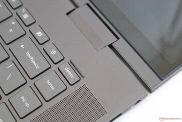 De aan/uit-knop zit gekneld tussen andere toetsen, in tegenstelling tot de meeste andere laptops