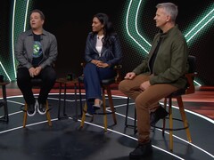 Phil Spencer (links), Sarah Bond (midden), en Matt Booty (rechts) in een Xbox podcast. (Afbeeldingsbron: Xbox op YouTube)