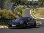 Het prototype van de Porsche Taycan op het circuit van de Nürburgring (Afbeelding: Porsche)