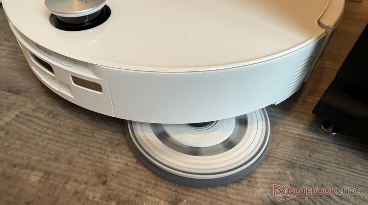 Vandaag de dag de absolute standaard: De Qrevo Curv 2 Pro breidt een van zijn twee moppen uit voor randloos dweilen