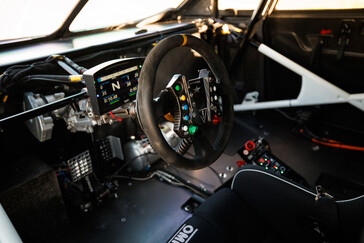Het interieur van de SuperVan ziet eruit als wat je zou verwachten van een recordbrekende elektrische bestelwagen - geen franjes hier. (Afbeelding bron: Ford)