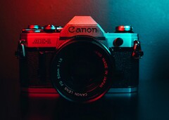 Naar verwachting zal de Canon EOS R8 Mark II een ontwerp hebben dat is geïnspireerd op de Canon AE-1.