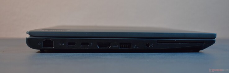 links: RJ45-Ethernet, 2x Thunderbolt 4, HDMI, USB A 3.2 Gen 1, 3,5mm Audio, Smartcardlezer
