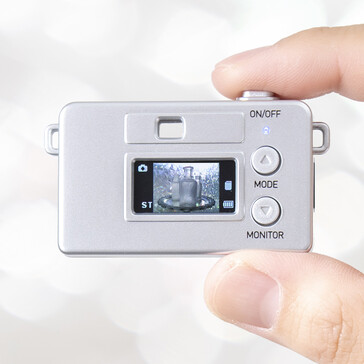 De Pieni M is de antithese van moderne, zware, logge digitale camera's en weegt nog geen ons. (Bron: Kenko Tokina)