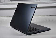 Acer&#039;s antwoord op de zakelijke laptops van Dell, Lenovo en HP: TravelMate P4. (Afbeelding bron: Benjamin Herzig/Notebookcheck)