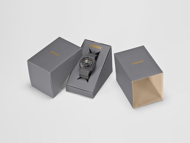 G-Shock GMA-P2126W-8A pakket