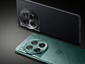 OnePlus zal zijn volgende vlaggenschip waarschijnlijk leveren in zijn traditionele groene en zwarte kleuropties zoals de OnePlus 12, op de foto. (Afbeeldingsbron: OnePlus)