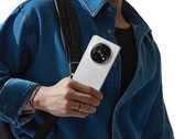 Oppo Find N5 met "hemelscharnier van titaniumlegering" (Foto bron: Oppo)