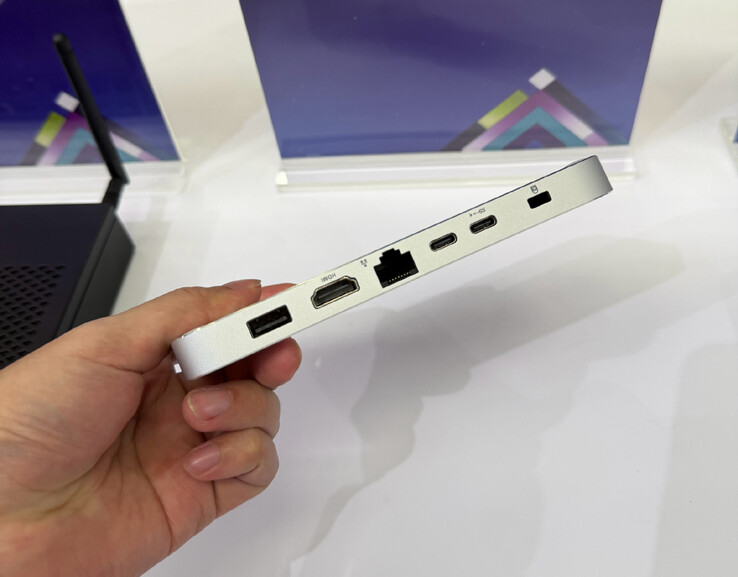 Configuratie van de zijdelingse poort van de mini-pc