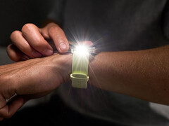 De Venu 4 heeft een ingebouwde LED-zaklamp, in tegenstelling tot veel van Garmin's andere sportgerichte smartwatches. (Afbeelding bron: Garmin)