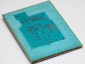 Glazen substraatinterconnecties aan de achterkant van een CPU (Afbeelding Bron: Intel)