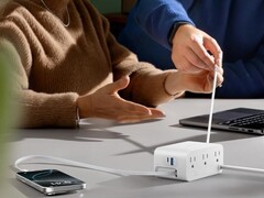 Het Anker Nano Charging Station (7-in-1, 100W) is nu verkrijgbaar in het wit (afgebeeld). (Afbeeldingsbron: Anker)