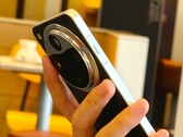 Nieuwe afbeeldingen vergelijken de Oppo Find X8 Ultra met de Apple iPhone 16 Pro en Pro Max (Afbeeldingsbron: Weibo)
