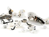 De AirPods Pro 3 (hier afgebeeld, uit elkaar gehaald) kreeg van iFixit een oorverdovende 0 op 10 voor repareerbaarheid. (Afbeeldingsbron: iFixit)