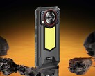 De Oukitel WP53 Pro smartphone heeft een overvloed aan duurzaamheidsfuncties voor kampeer- en avonturiers. (Afbeeldingsbron: Oukitel)