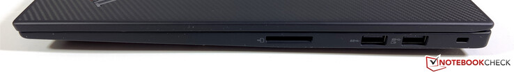 Rechts: SD-kaartlezer, 2x USB-A 3.2 Gen.1 (5 GBit/s, 1x powered), Kensington Nano Security Slot
