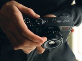 De productie van de Fujifilm X100 VI zal toenemen om uiteindelijk aan de grote vraag te kunnen voldoen. (Afbeeldingsbron: Fujifilm)