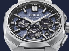 De nieuwe Astron HAB001 van Seiko combineert een hoekige titanium kast met een ijsblauwe wijzerplaat en een GPS Solar uurwerk.
