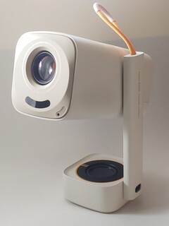 De Yaber T1 Pro draagbare projector wordt geleverd met een handige draagriem. (Afbeeldingsbron: Notebookcheck)