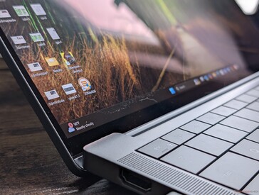 IPS non-touch en OLED touch-opties zijn beschikbaar