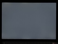 Slechts minimale achtergrondverlichting bij volledige helderheid