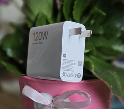 De Redmi K70 Pro wordt geleverd met een 120-watt voedingseenheid.